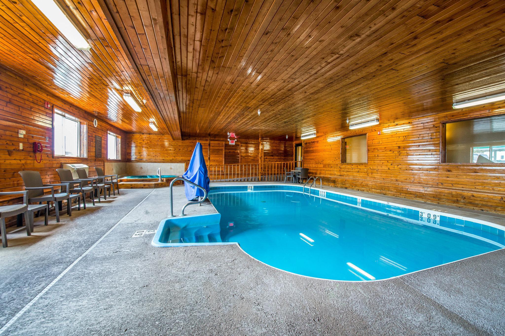 Comfort Inn & Suites Hays I-70 Bagian luar foto