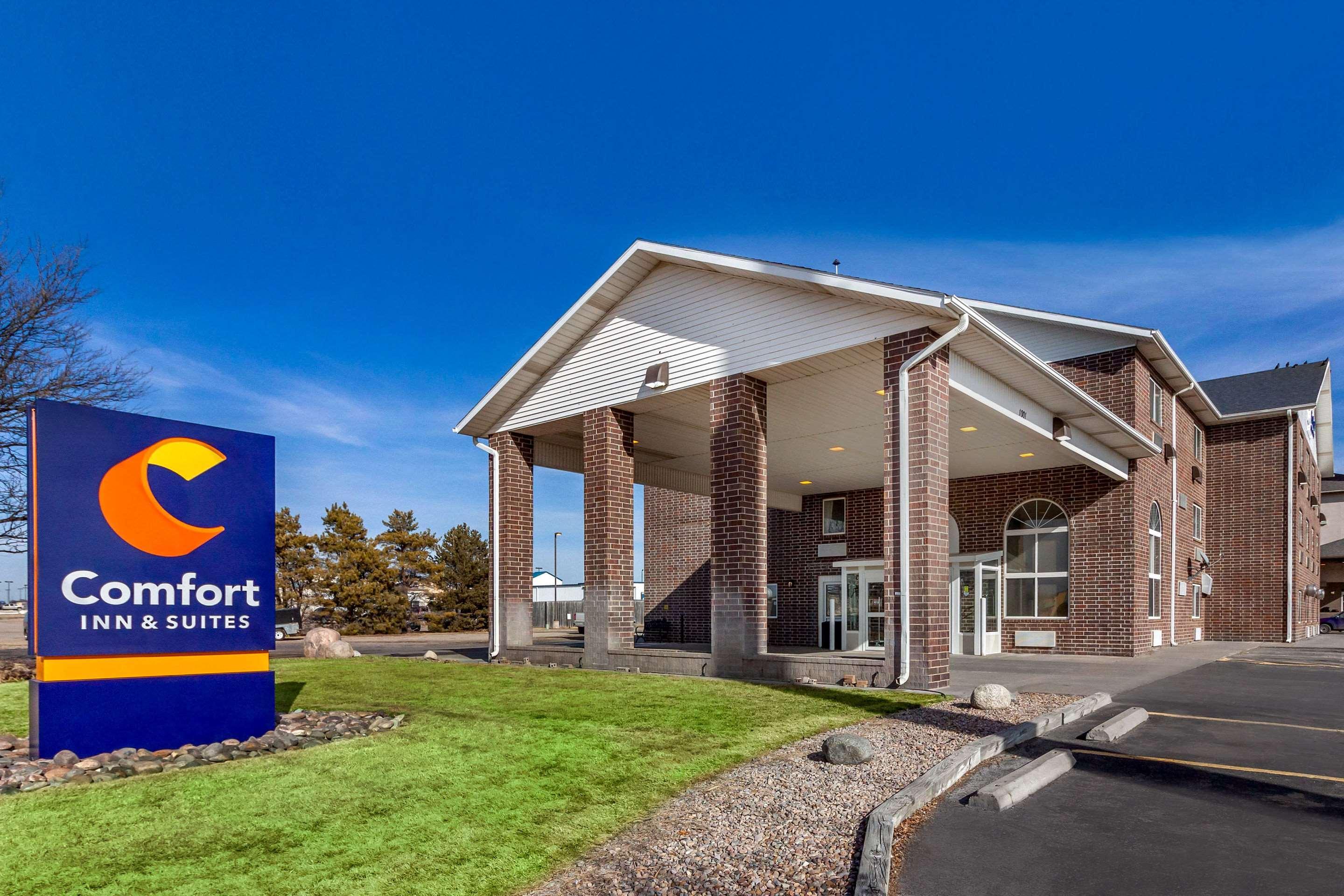 Comfort Inn & Suites Hays I-70 Bagian luar foto
