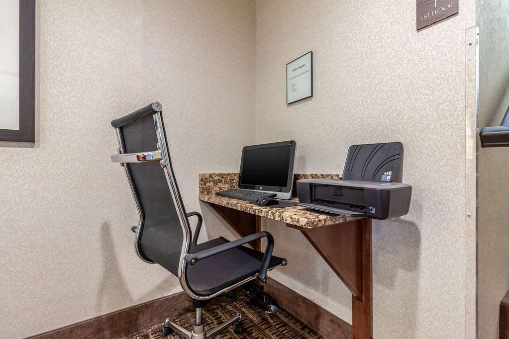 Comfort Inn & Suites Hays I-70 Fasilitas foto