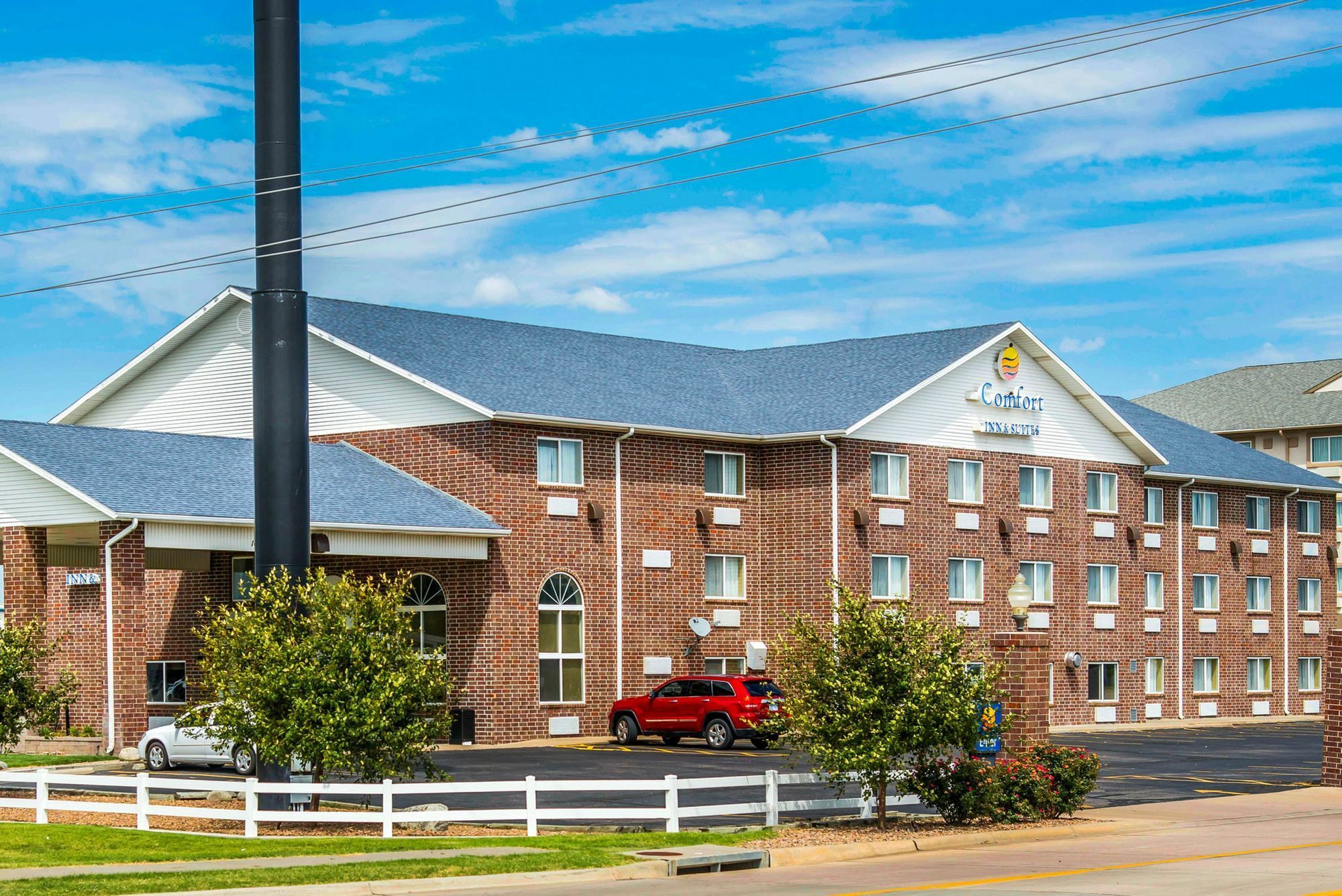 Comfort Inn & Suites Hays I-70 Bagian luar foto