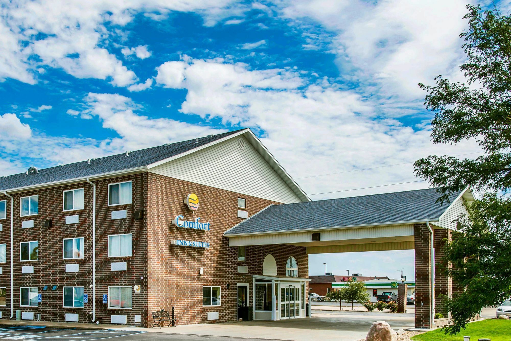 Comfort Inn & Suites Hays I-70 Bagian luar foto